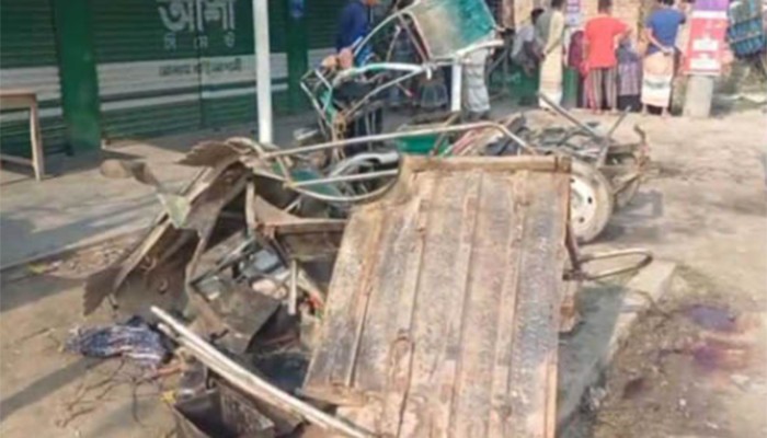 ​লালপুরে ট্রাক-ইজিবাইক সংঘর্ষে নিহত ৩, আহত চারজন