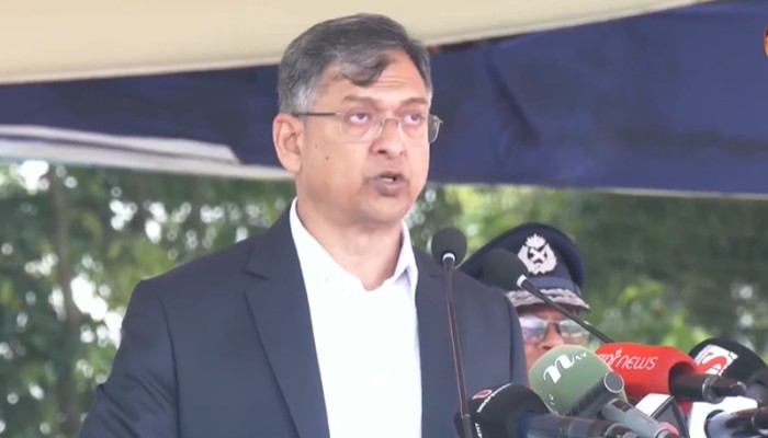 বর্তমান পোশাকে পুলিশ সন্তুষ্ট নয়: স্বরাষ্ট্রমন্ত্রী