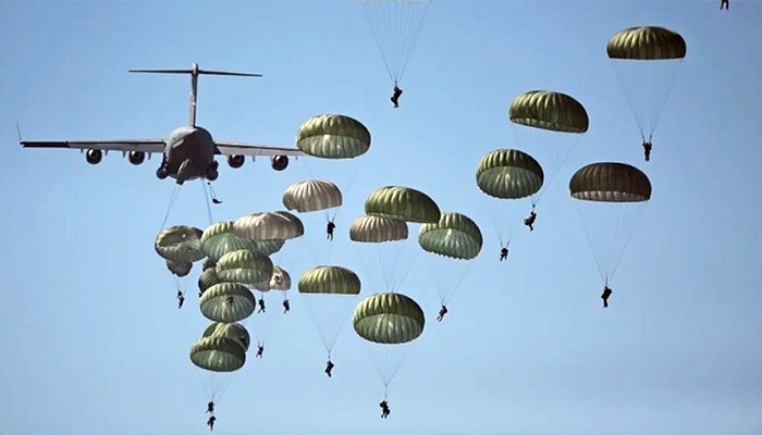 ​প্যারাস্যুটে ইরানে নামবে ‌দুই হাজার মার্কিন সেনা