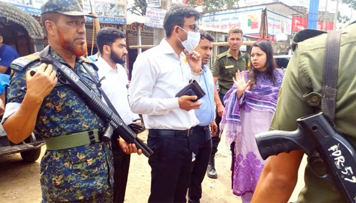 পাম্পে লেখা ‘বন্ধ’, অভিযানে মিলল ২৮ হাজার লিটার তেল