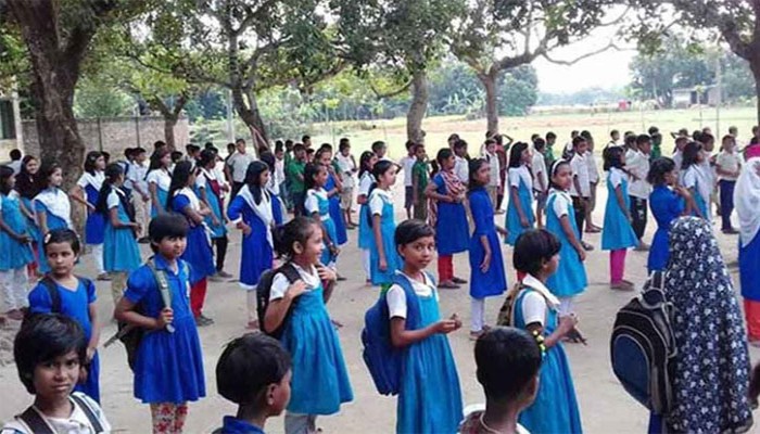 লম্বা ছুটি শেষে খুলেছে স্কুল