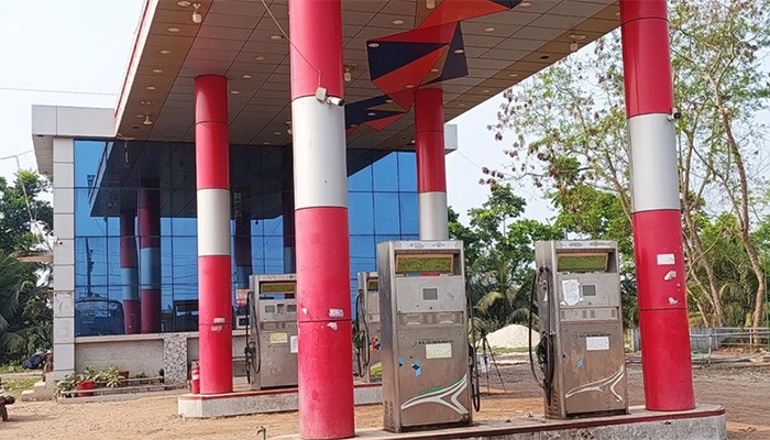 ​নড়াইলের সব পাম্প বন্ধ ঘোষণা