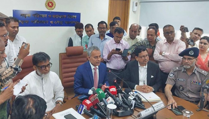 ​ফেরিতে ওঠার আগে নামতে হবে সব যাত্রীকে, কঠোর নির্দেশ নৌমন্ত্রীর