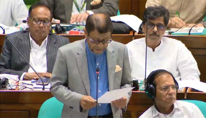 ​১৭ বছরের দুর্নীতিতে চিকিৎসাসেবা ভেঙে পড়েছে: স্বাস্থ্যমন্ত্রী