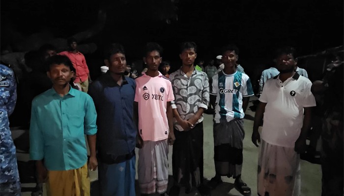 ​নাফ নদী থেকে অপহৃত ১৪ জেলে মুক্ত