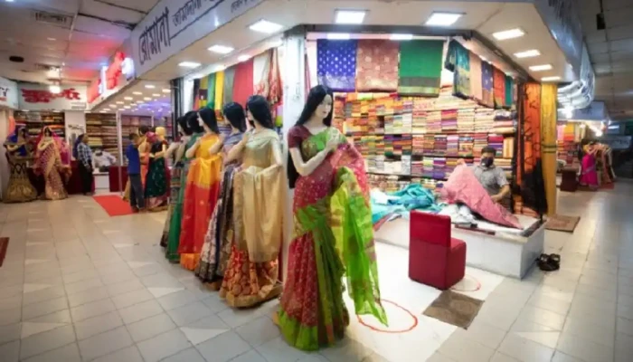 রাত ৮টার মধ্যে দোকান-শপিংমল বন্ধের সিদ্ধান্ত