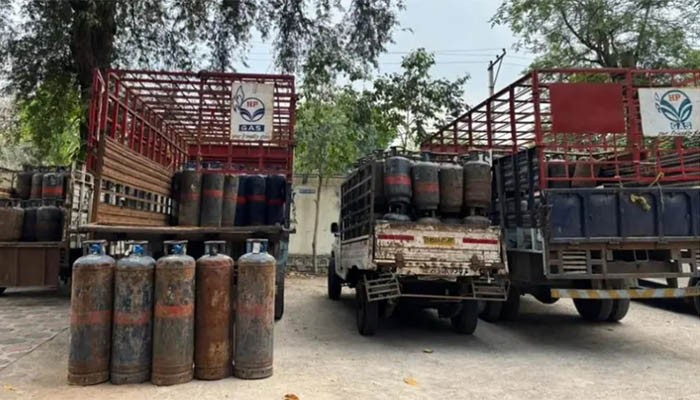 ​ভারতে কবরস্থান থেকে উদ্ধার ৪১৪ গ্যাস সিলিন্ডার