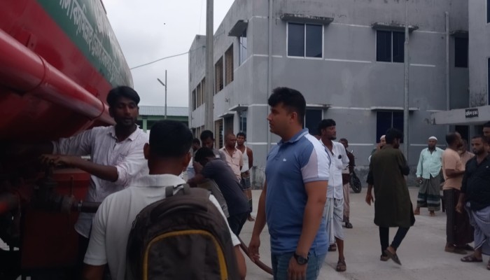 ​উপকূলের সমুদ্রগামী জেলেদের মাঝে স্বস্তি ফিরেছে