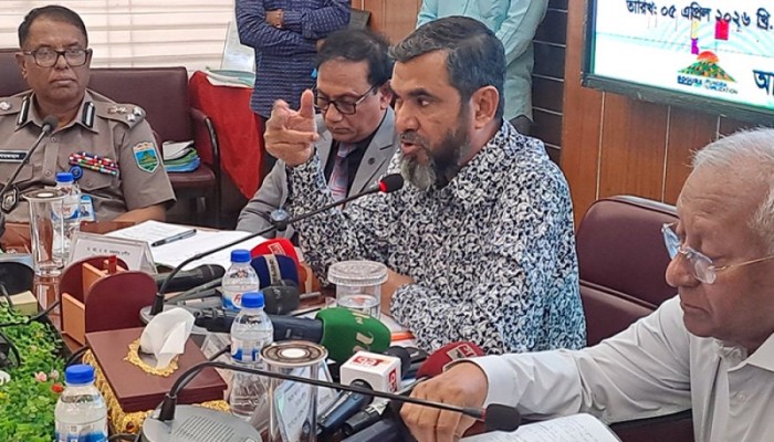 দায়িত্ব পালনে কেউ অবহেলা করলে কঠোর ব্যবস্থা: বগুড়ায় ইসি সানাউল্লাহ