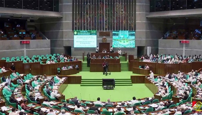 সরকারি চাকরিতে প্রবেশের নতুন বয়স নির্ধারণ