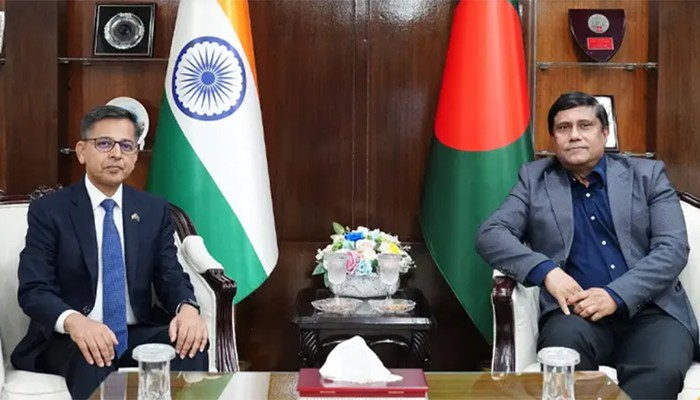 ​প্রধানমন্ত্রীর প্রতিরক্ষা উপদেষ্টার সঙ্গে ভারতের হাইকমিশনারের সাক্ষাৎ