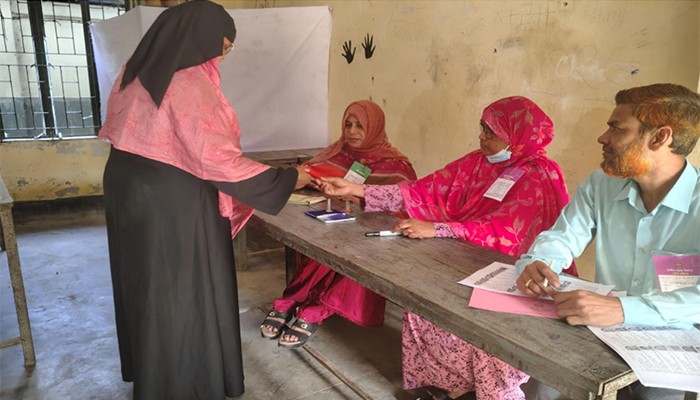 বগুড়া-৬ ও শেরপুর-৩ আসনে ভোটগ্রহণ চলছে