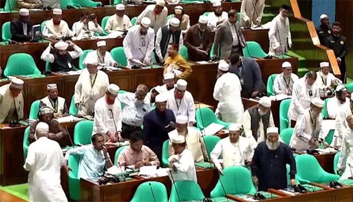 ​সংসদ অধিবেশন থেকে ফের বিরোধীদলের ওয়াকআউট