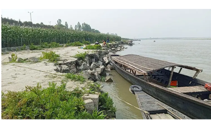 হুমকির মুখে গাইবান্ধার লঞ্চ টার্মিনাল