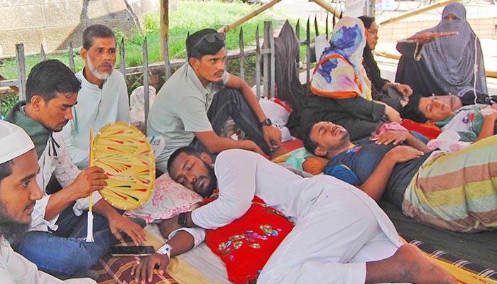 ৩ দাবি: ৭২ ঘণ্টা পর অনশন ভাঙলেন শিক্ষার্থীরা