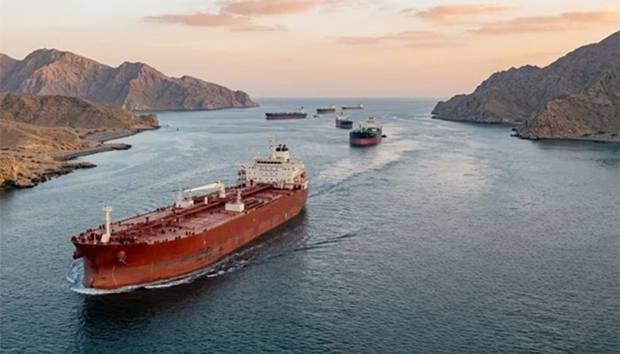 ​হরমুজ পুরোপুরি ইরানের নিয়ন্ত্রণে, টোল দিতে হবে রিয়ালে: তেহরান