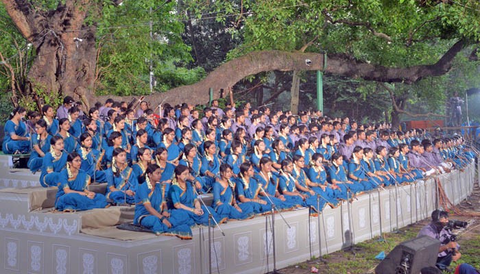 বর্ণিল আয়োজনে বাংলা নববর্ষ ১৪৩৩ বরণ