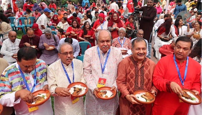 জাতীয় প্রেসক্লাবে বর্ণাঢ্য বর্ষবরণ