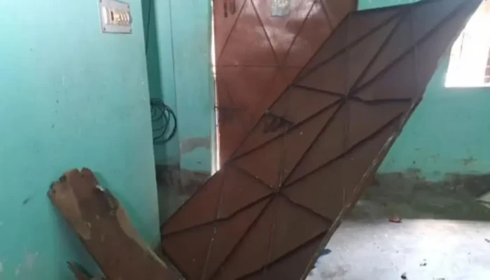 রান্নাঘরে জমে থাকা গ্যাস থেকে বিস্ফোরণ, বাবা-ছেলে দগ্ধ