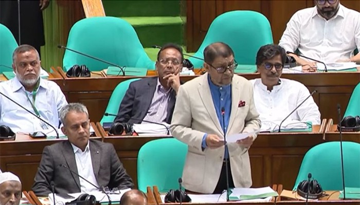 সম্রাট বাবরের সঙ্গে প্রধানমন্ত্রীর তুলনা করলেন স্বাস্থ্যমন্ত্রী