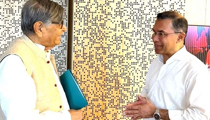 প্রধানমন্ত্রীর সঙ্গে অধ্যাপক আবদুল্লাহ আবু সায়ীদের সাক্ষাৎ