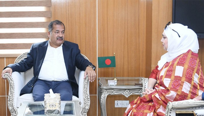 ​প্রবাসীদের জ্ঞান ও বিনিয়োগে শক্তিশালী হচ্ছে অর্থনীতি: তথ্যমন্ত্রী