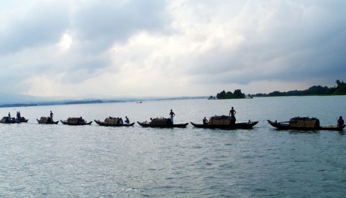 মধ্যরাত থেকে কাপ্তাই হ্রদে মাছ ধরায় নিষেধাজ্ঞা