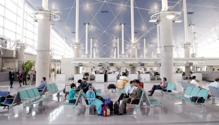 ২ মাস পর নিজেদের প্রধান আন্তর্জাতিক বিমানবন্দর খুলল ইরান