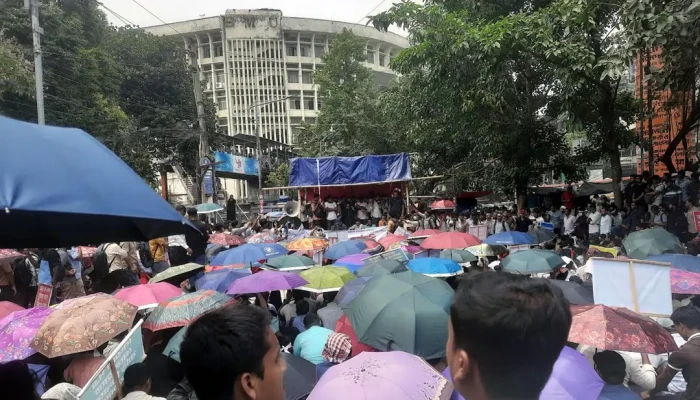 শাহবাগে প্রাথমিকের সুপারিশপ্রাপ্তদের অবস্থান