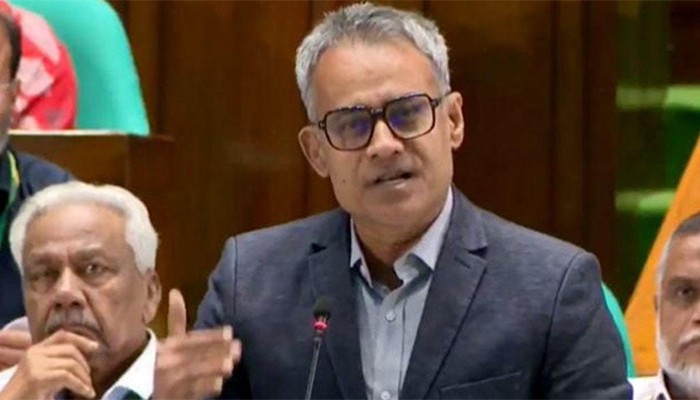 ​ভ্রমণ নিরাপদ করতে জরাজীর্ণ রেললাইন আধুনিক করা হচ্ছে