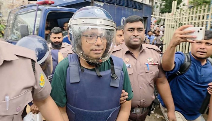 ​প্রিজন ভ্যানে গাড়ির ধাক্কায় আহত পলক, চাইলেন চিকিৎসার সুযোগ