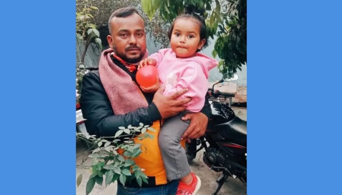 বজ্রপাতে বাবার মৃত্যু, কোল থেকে ছিটকে বাঁচল মেয়ে