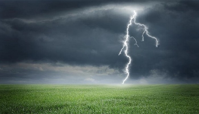 সাত জেলায় বজ্রপাতে প্রাণ গেল ১২ জনের