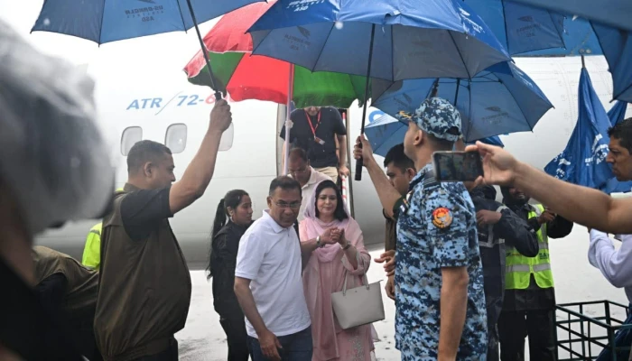 বৃষ্টি উপেক্ষা করেই শাহজালাল মাজারের পথে প্রধানমন্ত্রী