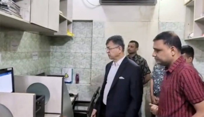 ​সব থানা দালালমুক্ত করার নির্দেশ স্বরাষ্ট্রমন্ত্রীর