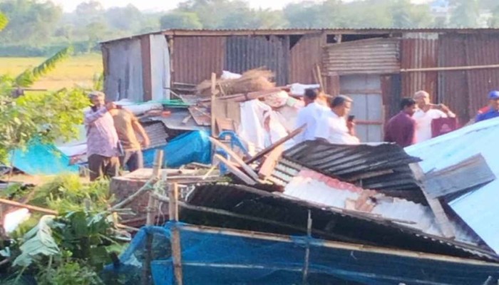 কালবৈশাখী ঝড়ে চাপা পড়ে একজনের মৃত্যু