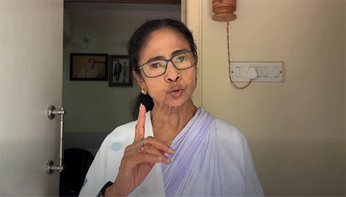 টালমাটাল মসনদ, মমতার ‘জরুরি বার্তা’