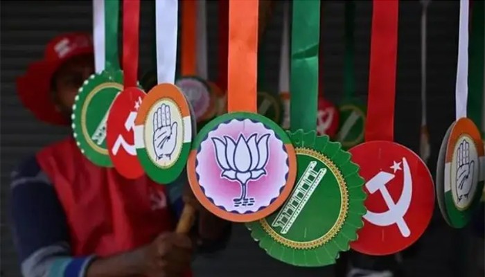 ​কেরালায় সরকার গঠনের পথে কংগ্রেস জোট, পিছিয়ে বামফ্রন্ট