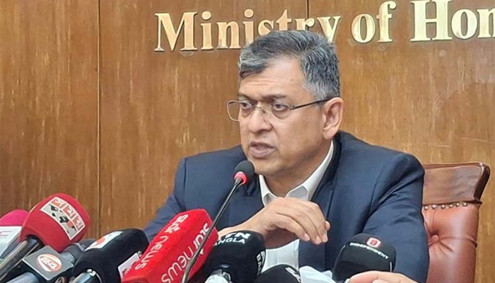 পুলিশের পোশাক পরিবর্তনের সিদ্ধান্ত সরকারের, জানালেন স্বরাষ্ট্রমন্ত্রী