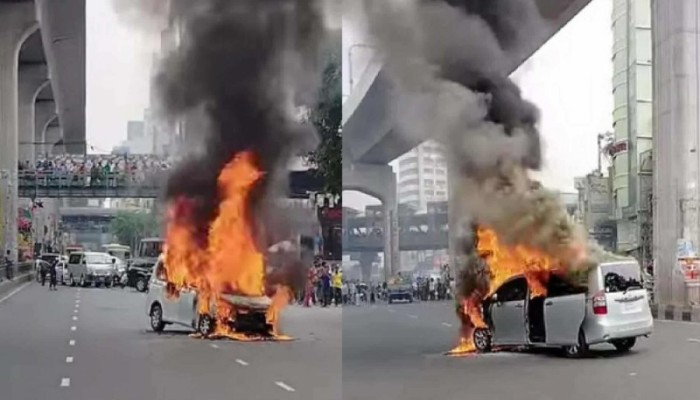 ফার্মগেটে চলন্ত মাইক্রোবাসে আগুন
