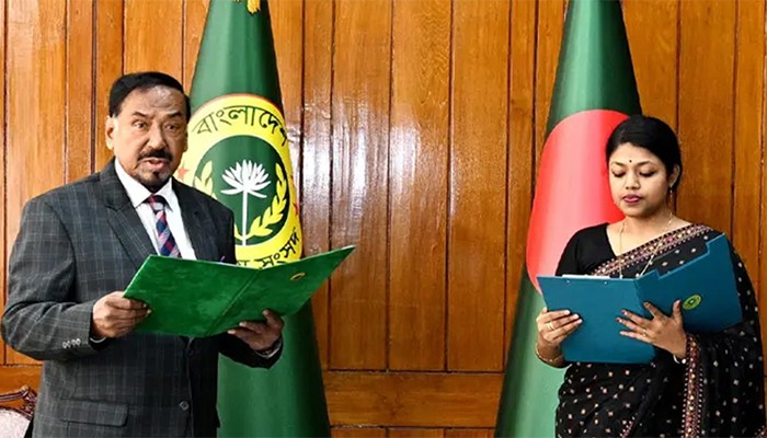 ​শপথ নিলেন এনসিপির নুসরাত তাবাসসুম