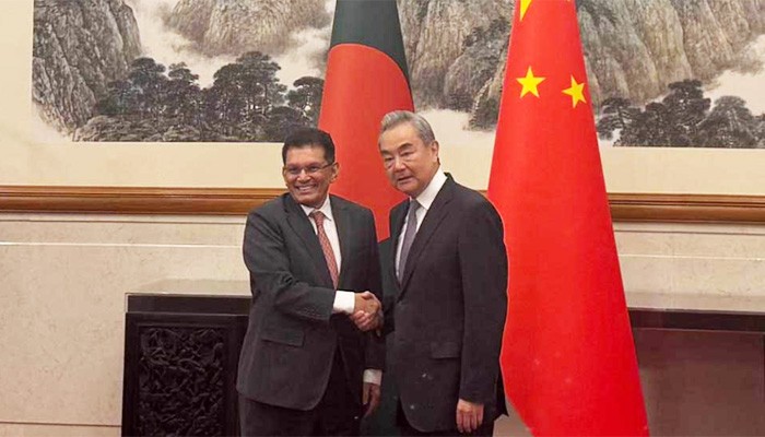 ​বাংলাদেশ-চীন বৈঠক: সম্পর্ক আরও উচ্চতায় নেওয়ার অঙ্গীকার