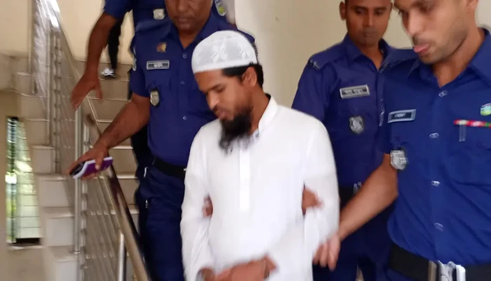 মাদরাসাছাত্রী ধর্ষণ ও অন্তঃসত্ত্বা : সেই শিক্ষক ৩ দিনের রিমান্ডে