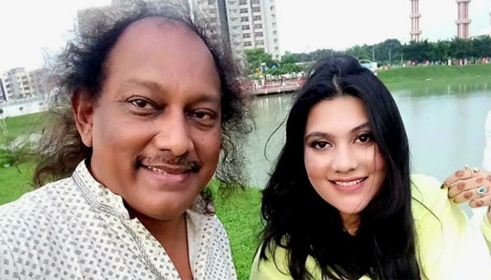 ​লাইফ সাপোর্টে কারিনা কায়সার, মেয়ের জন্য দোয়া চেয়েছেন কায়সার হামিদ