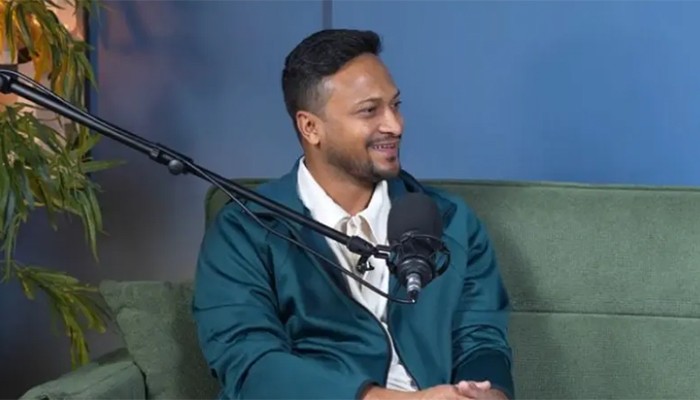 একটা সময় দেখতাম সবাই আ' লীগ করে, এখন দেখি কেউই করে না