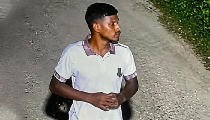 জাবিতে নারী শিক্ষার্থীকে জঙ্গলে নিয়ে ধর্ষণচেষ্টা