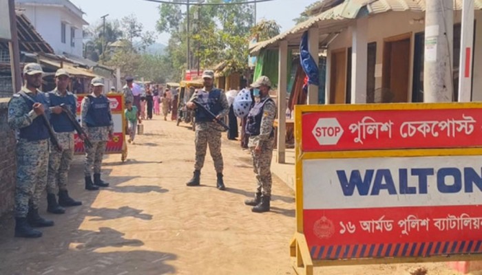 রোহিঙ্গা ক্যাম্পে গোলাগুলি, নিহত ১