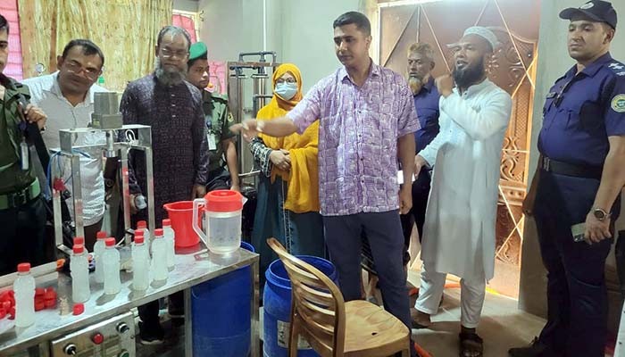 কলাপাড়ায় ভেজাল জুস তৈরির কারখানা সিলগালা