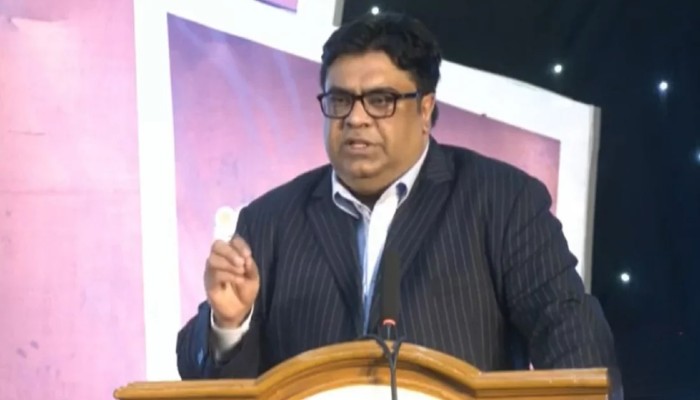 স্মার্টফোন মানুষের সাধের মধ্যে আনতে চায় সরকার: প্রধানমন্ত্রীর উপদেষ্টা