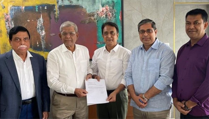 ​বগুড়া সিটি করপোরেশনের প্রথম প্রশাসক এম আর ইসলাম স্বাধীন